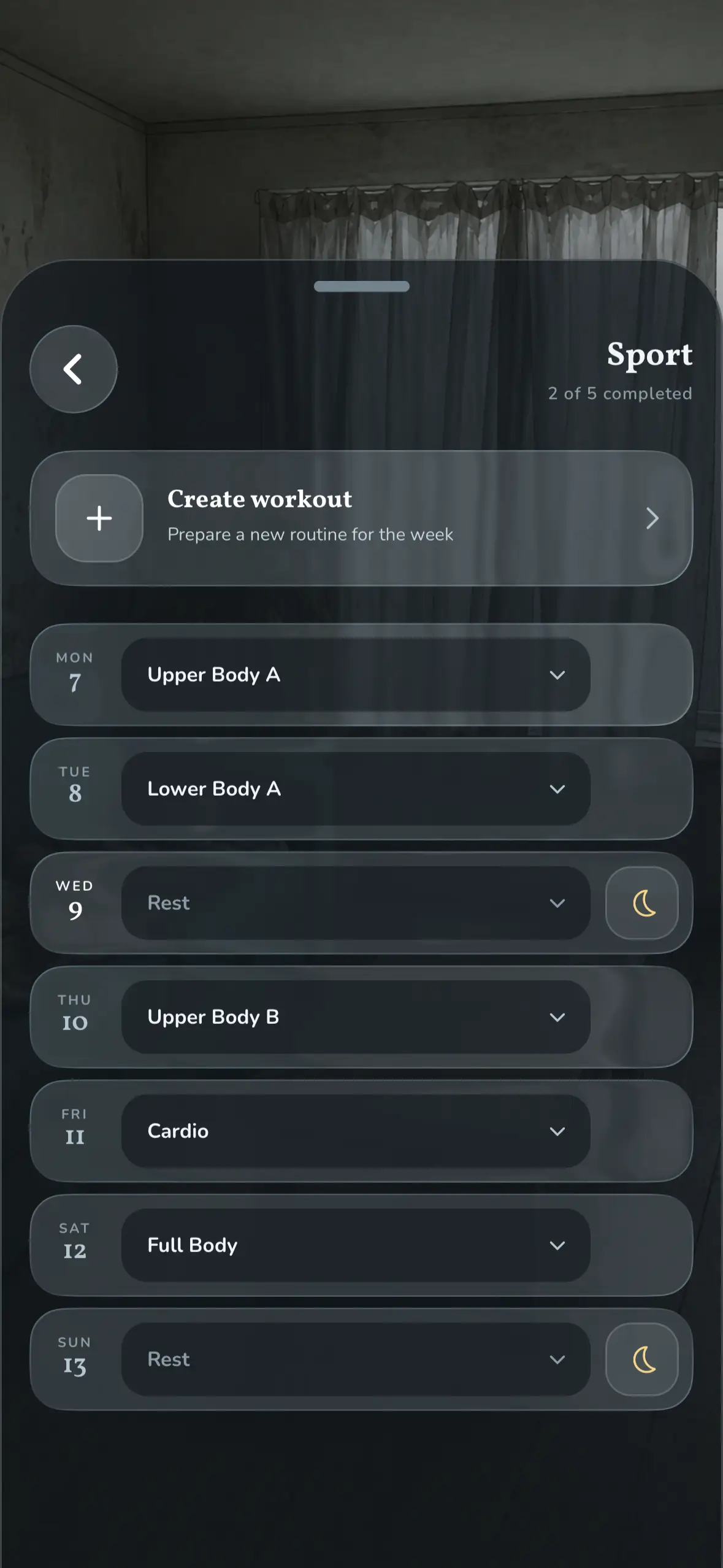 The Sport screen: a week of planned workouts, from Monday to Sunday, with rest days marked.